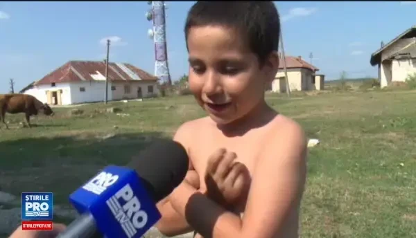 Au minti sclipitoare, insa nu au ghiozdane sau haine pentru a merge la scoala. Drama unei familii din Dambovita