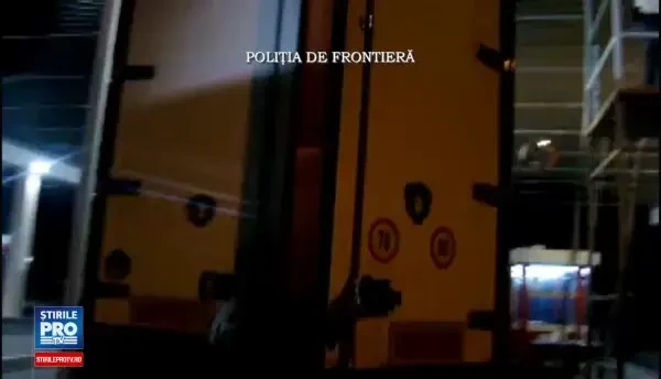 Zece migranti ilegali, gasiti la Vama Giurgiu intr-un camion SIGILAT. Suma uriasa pe care o plateau ca sa fie dusi la Viena