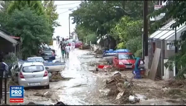 Natura le strica vacantele turistilor romani din Grecia. Un incendiu a izbucnit sambata dimineata pe insula Thasos
