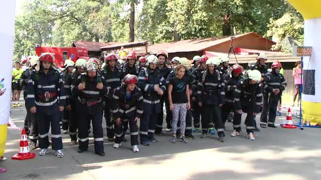 Pompierii din Timis au alergat 2 kilometri cu echipamentul cu care zilnic salveaza vieti. Au purtat pe ei 10 kilograme