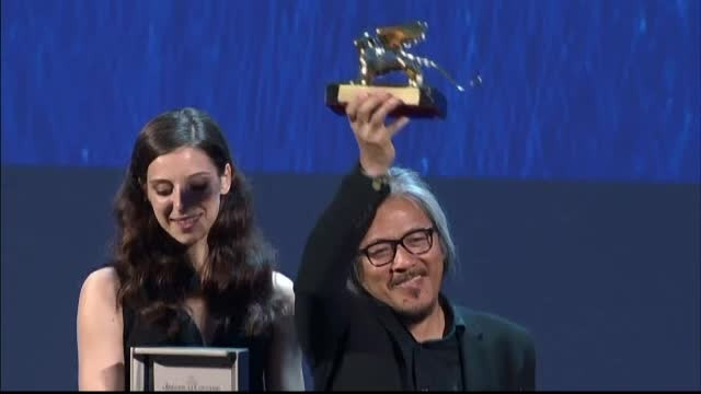 Festivalul de la Venetia si-a desemnat castigatorii. Filmul care a luat marele trofeu este alb-negru si are o durata de 4 ore