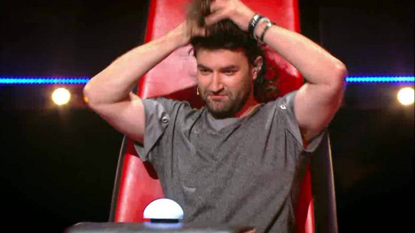 "Noroc ca am parul mare". Cand a vazut-o, Smiley a inceput sa-si aranjeze parul ca al ei: concurenta pentru care a facut asta