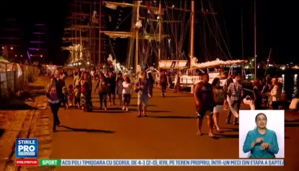 20.000 de turisti aflati in portul Constanta s-au bucurat de concertul Loredanei. Cele 13 nave veliere pleaca din Constanta