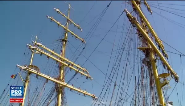 20.000 de turisti de pe litoral s-au bucurat de concertul Loredanei. Cele 13 veliere au plecat din Constanta