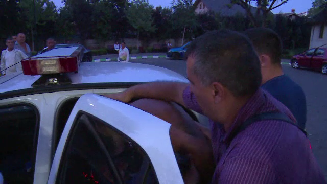 Un barbat si-a ucis tatal pentru ca i-ar fi facut o propunere indecenta viitoarei nurori. Femeia: "Socrul meu era un betiv"