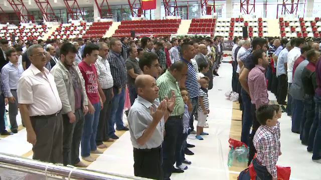 Doua mii de musulmani s-au strans pentru a sarbatori Kurban Bayramul: "Asta, sarbatoare, cel mai mare la noi"