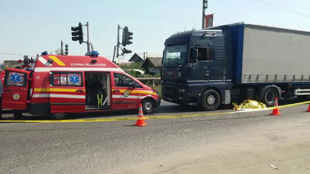O fetita de 3 ani a murit pe loc, dupa ce a fost spulberata de un TIR pe soseaua de centura. Ce au vazut martorii