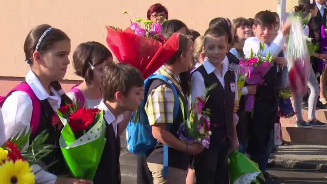 Prima zi de scoala, cu bune si cu rele. Promisiunea pe care Dacian Ciolos le-a facut-o elevilor aduce mai multe probleme