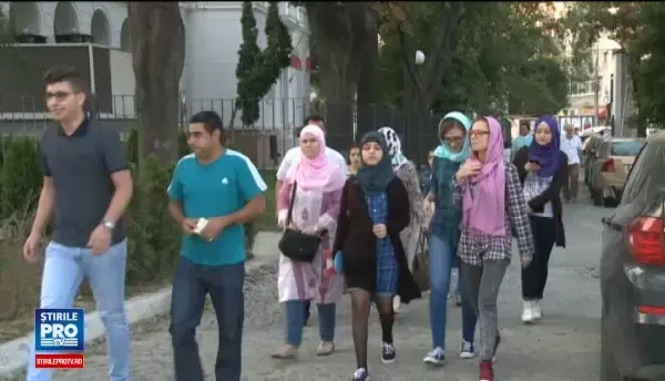 Doua mii de musulmani s-au strans pentru a sarbatori Kurban Bayramul: Asta, sarbatoare, cel mai mare la noi