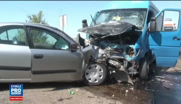 Accident cu un mort si trei raniti, pe drumul dintre Botosani si Iasi. De ce ar fi tras soferul de volan fara sa vrea