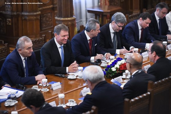 Francois Hollande, Klaus Iohannis