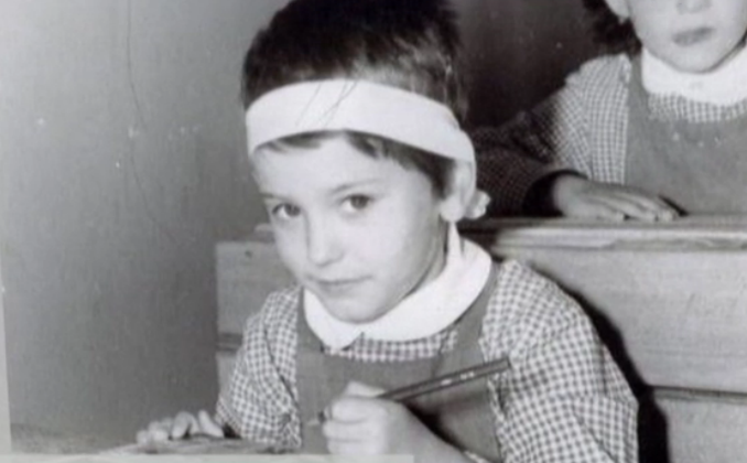 Este celebra in toata lumea, dar nimeni nu stie cum arata cand era eleva. Vedetele in prima zi de scoala. FOTO