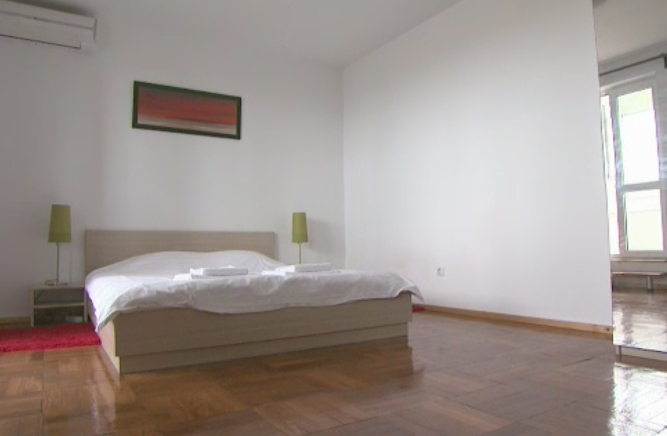 Copiii cu varsta pana in 3 ani, exceptati de la plata cheltuielilor de intretinere. Proiectul adoptat de Senat