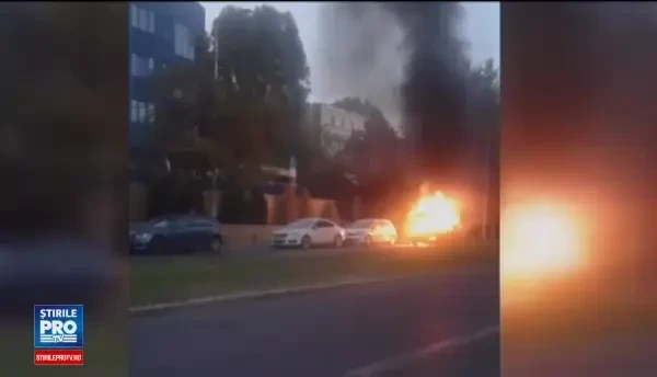 Masina in flacari, la intrarea in Mamaia. Soferul nu a avut timp nici sa scoata extinctorul