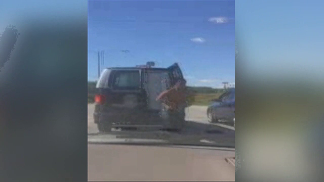 Evadare spectaculoasa in America, filmata de o soferita. Nu este pentru prima data cand adolescentul reuseste sa scape