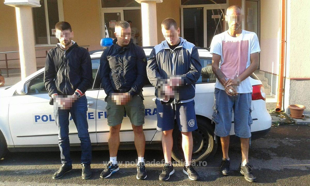 24 de migranti sirieni si calauzele lor au cazut in mainile politistilor. Plecasera din Bucuresti spre Budapesta