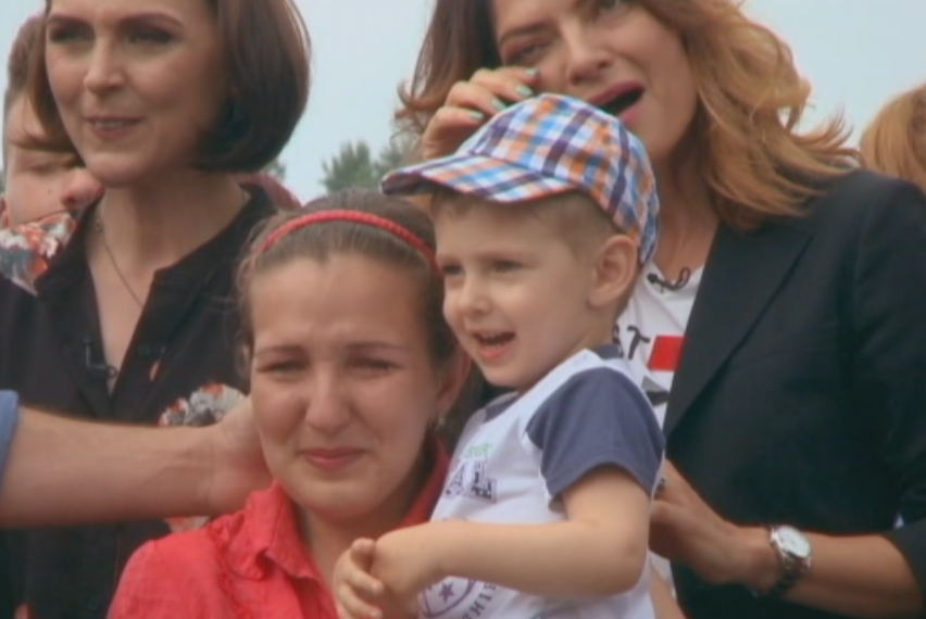 Viata unei familii nevoiase din Arges s-a schimbat datorita emisiunii "Visuri la cheie". Casa de vis pe care au primit-o