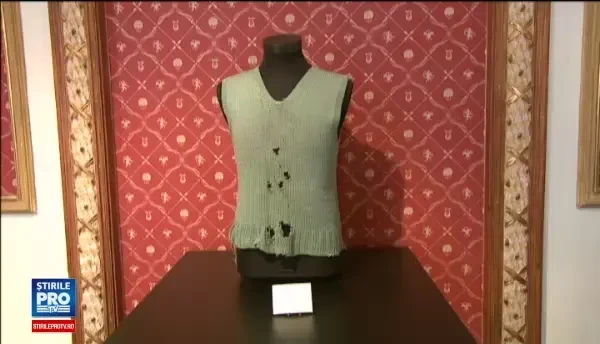 Obiecte ce au apartinut lui Brancusi, scoase la licitatie. Printre cele mai scumpe - o valiza de 5.000 de euro