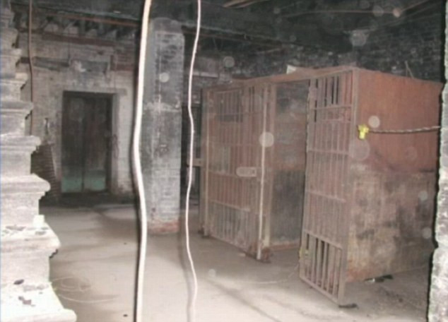 Descoperirea facuta intr-o sectie de politie abandonata. Zacea acolo de aproape 10 ani. FOTO