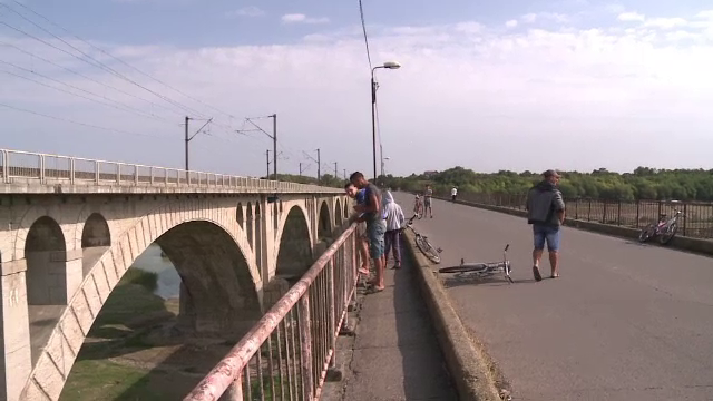 Moartea suspecta a unui tanar din Buzau, care a cazut de pe un pod, de la 20 de metri inaltime. Ce a vazut un martor