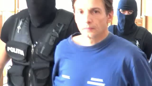 Medicul roman, care si-a ucis amanta si pe sotul acesteia, afla vineri unde va fi judecat. Barbatul i-a executat pe cei doi