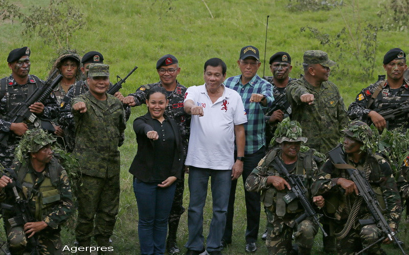Un "fost asasin" face dezvaluiri explozive despre presedintele din Filipine: "Duterte a ucis un om descarcand un Uzi in el"