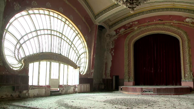 Portile Cazinoului din Constanta, redeschise pentru cateva ore. Turist: "Ar fi bine pentru voi sa va pastrati mostenirile"