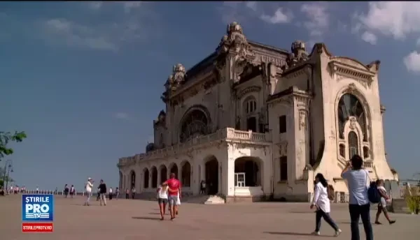 Portile Cazinoului din Constanta, redeschise pentru cateva ore. Turist: