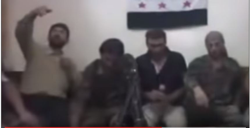 A vrut sa faca un selfie, dar a uitat ca telefonul era conectat la o bomba. Momentul in care un sirian se arunca in aer.VIDEO