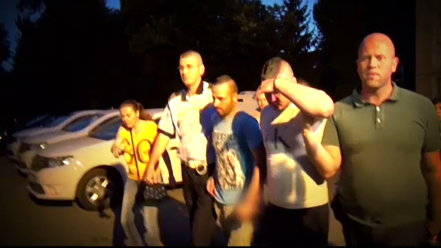 Arest la domiciliu pentru complicii soferului-criminal din Galati."I-a distrus, i-a desfigurat, i-a lasat acolo si a fugit"