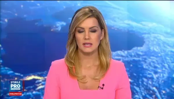 Mii de litri de apa au inundat o strada in Baia Mare, din cauza unei conducte