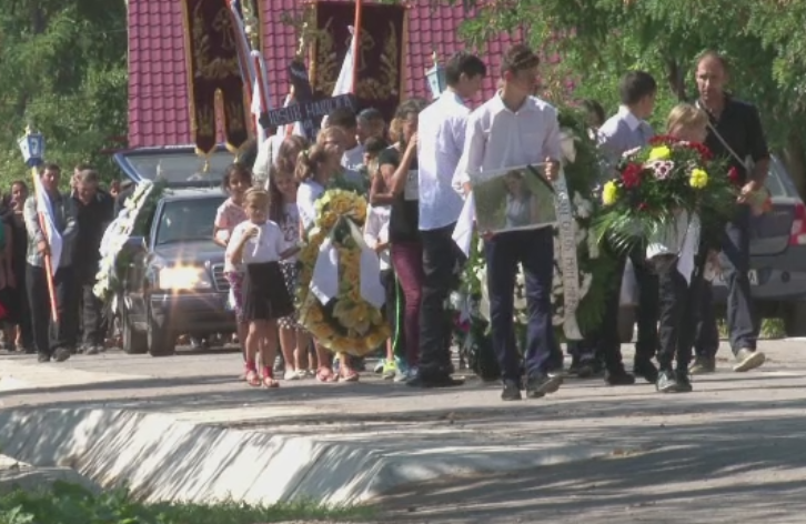 Caz uluitor la Valcea. Un italian pe nume Giovanni, ingropat in locul unui roman care a murit in cutremurul din Italia