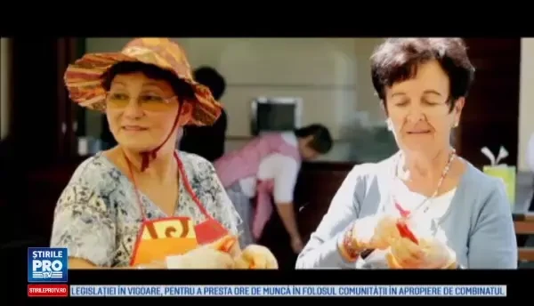 Generozitatea se plateste cu un borcan cu zacusca, la Cluj. Campania umanitara pentru a-i ajuta pe batranii singuri