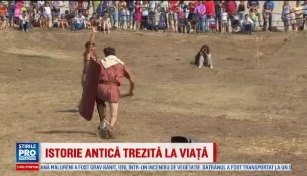 Dacii si romanii s-au luptat langa Galati. Sute de spectatori au venit la festival: Poporul nostru a uitat de origini