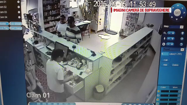Furt intr-o farmacie din Timis, surprins de camere. Metoda la care au recurs cei trei hoti