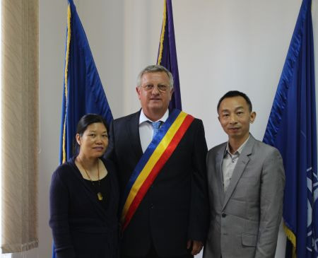 Un chinez a castigat o vacanta in Bistrita Nasaud participand la un concurs radio romanesc. La ce intrebari a raspuns