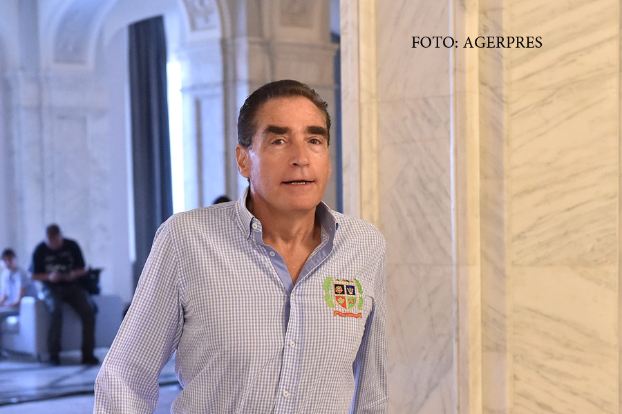 Petre Roman ar putea sa redevina parlamentar pentru 3 luni. Statul i-ar fi dator cu 90.000 de lei din indemnizatiile restante