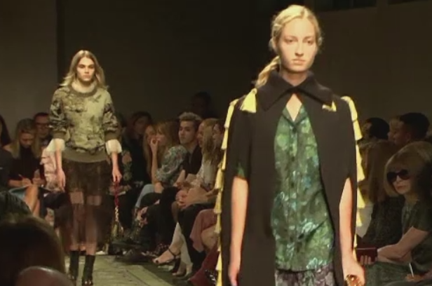 Saptamana modei de la Londra. Casa de moda Burberry, omagiu stilului britanic