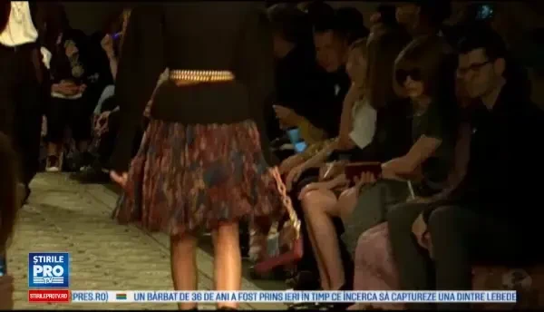 Saptamana modei de la Londra. Casa de moda Burberry, omagiu stilului britanic