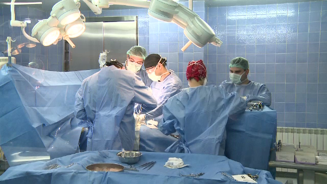 Un barbat a primit o inima noua de la o femeie aflata in moarte cerebrala, dupa 1 an de asteptare, la Targu Mures