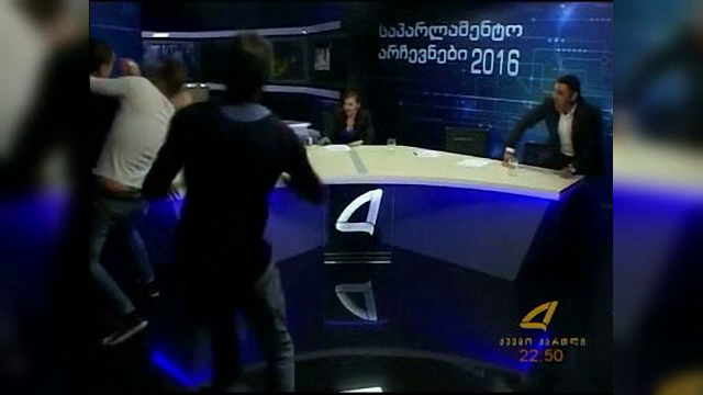 Doi parlamentari din Ucraina s-au luat la bataie, in direct, la tv. Subiectul care a incins spiritele