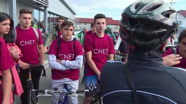 Protest al biciclistilor in Targu Jiu. "In tarile moderne sunt piste speciale si asta ne dorim si noi"