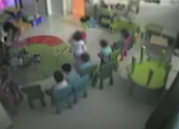 Copiii le-au fost batuti de educatoare, iar acum au fost si amendati. Cum a impartit dreptatea Judecatoria Constanta