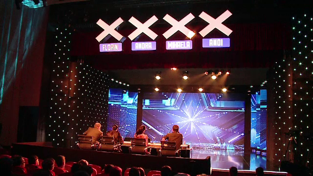 Sute de clujeni au venit sa ii sustina pe concurentii de la Romanii au Talent. Au inceput preselectiile cu juriu si public