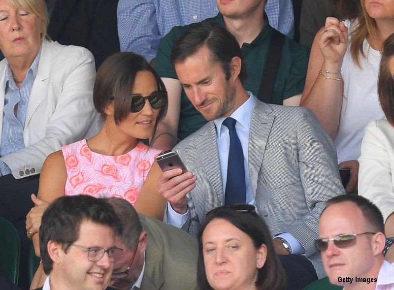 3.000 de poze din telefonul Pippei Middleton au fost furate. Suma uriasa cu care un hacker a incercat sa le vanda