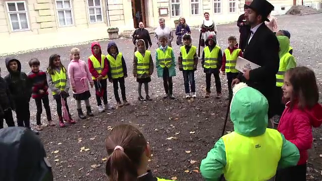 Istoria la persoana intai