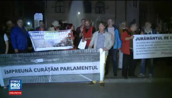 Gabriel Oprea a explicat pe Facebook de ce se considera nevinovat si le-a multumit senatorilor care l-au salvat in Parlament