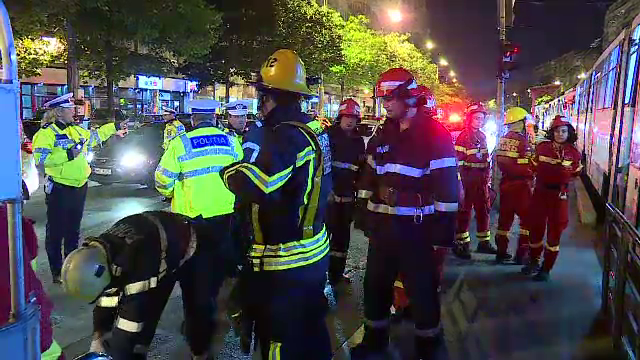 Barbat calcat de tramvai in Capitala. Echipajele SMURD ajunse la fata locului nu au mai avut ce sa faca pentru el