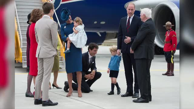 Prima vizita in strainatate a ducelui si ducesei de Cambridge, cu ambii copii. De ce a ingenuncheat premierul Canadei