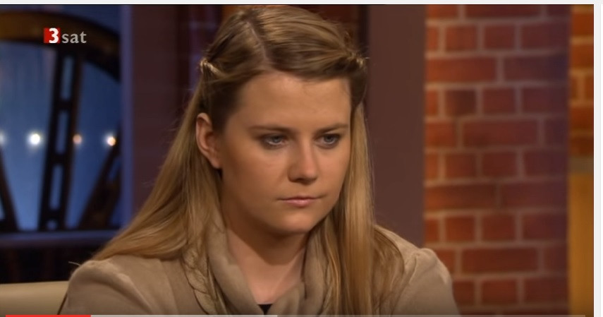 A fost violata si tinuta captiva aproape 10 ani, intr-o temnita, dar a ales sa se intoarca. Motivul bizar al acestei decizii